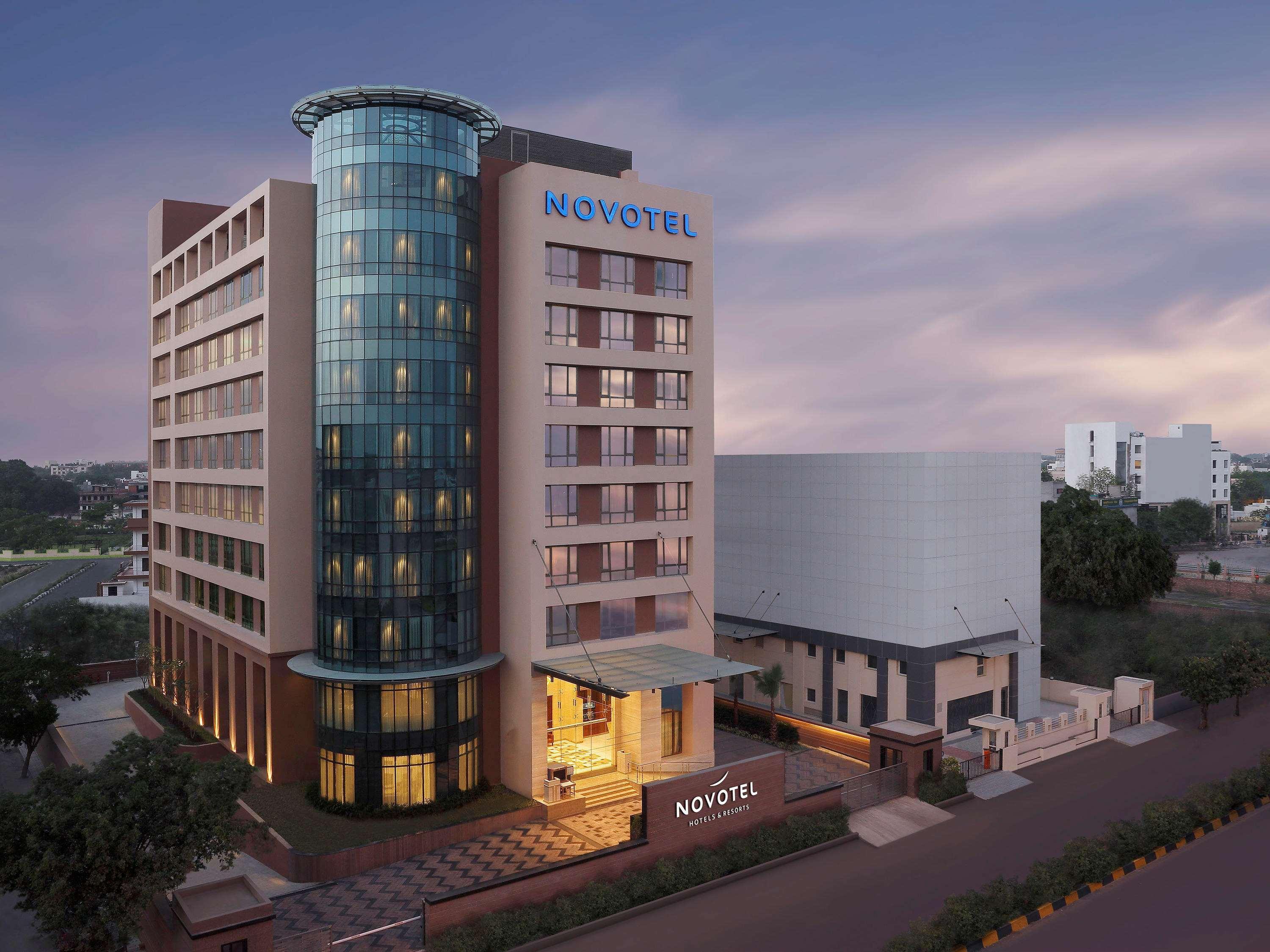 Novotel Lucknow Gomti Nagar Exterior photo